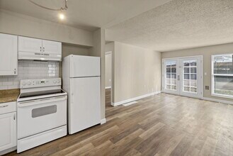 404 Sunny Ln in Fountain, CO - Foto de edificio - Building Photo