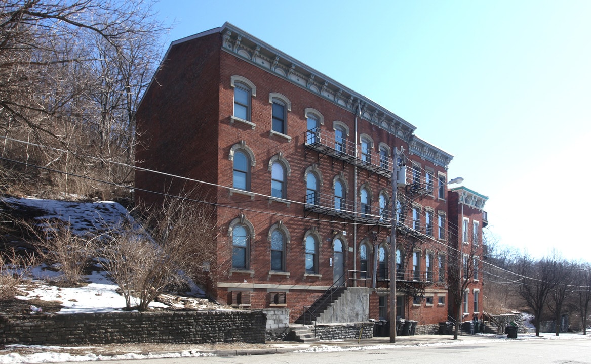 78-82 Mulberry St in Cincinnati, OH - Building Photo