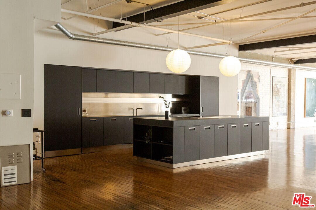 500 Molino St in Los Angeles, CA - Building Photo