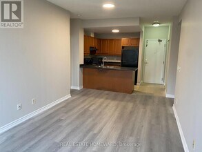 28 Byng Ave in Toronto, ON - Building Photo - Building Photo