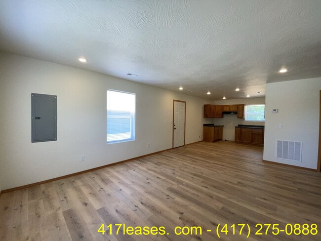 property at 2320 N Taylor Ave
