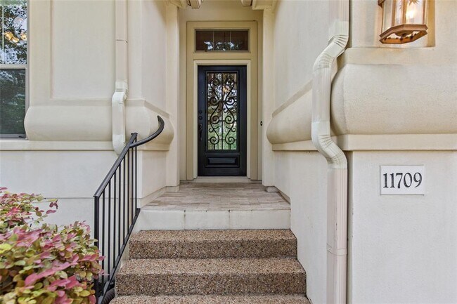 11709 Woodland Hills Trail in Austin, TX - Building Photo - Building Photo