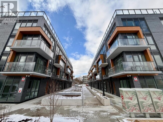 73 Curlew Dr in Toronto, ON - Building Photo - Building Photo