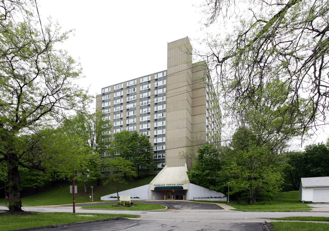 Terrace Towers in Cleveland, OH - Building Photo - Building Photo