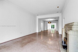 1232 Lenox Ave. in Miami Beach, FL - Foto de edificio - Building Photo