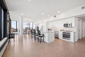740 Portland Ave in Minneapolis, MN - Building Photo - Building Photo