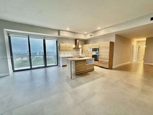 property at 19905 Biscayne Blvd