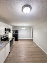 47 Scott Terrace in Social Circle, GA - Building Photo - Building Photo