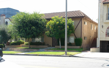 453 E Orange Grove Ave in Burbank, CA - Building Photo - Building Photo