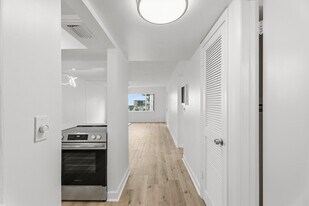 4500 N Flagler Dr in West Palm Beach, FL - Building Photo