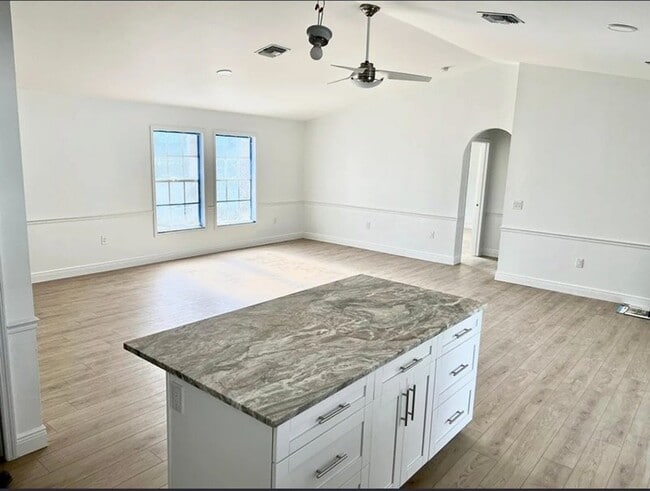 1804 SW 38th Ln in Cape Coral, FL - Building Photo - Building Photo