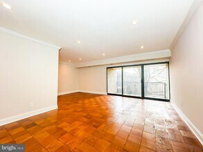 6 Monroe St in Rockville, MD - Building Photo - Building Photo