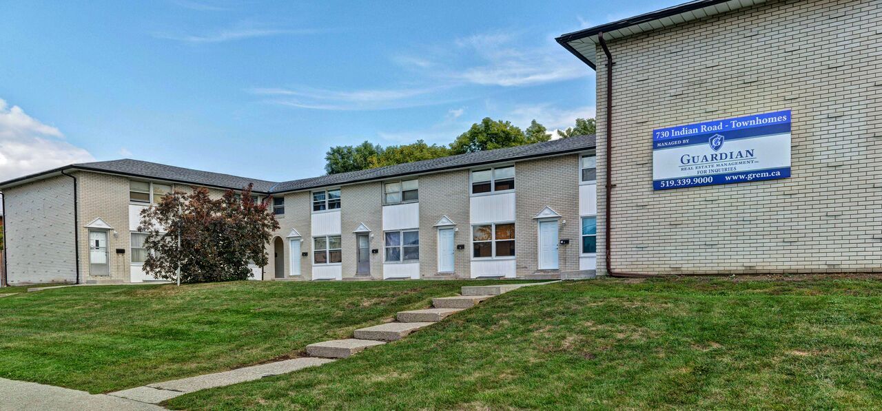 730 Indian Rd N in Sarnia, ON - Building Photo