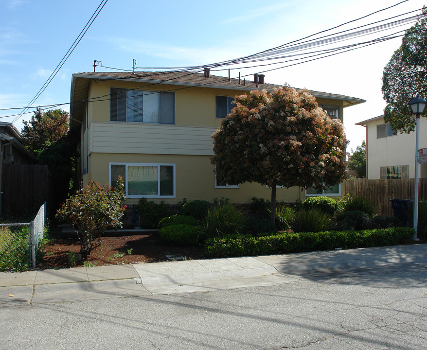 12 N Idaho St in San Mateo, CA - Foto de edificio