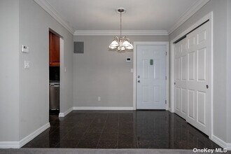 4 Robinson Ave-Unit -309-4 in Patchogue, NY - Building Photo - Building Photo