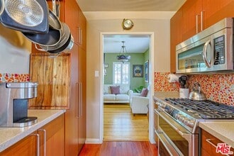 4722 Ventura Canyon Ave in Los Angeles, CA - Building Photo - Building Photo