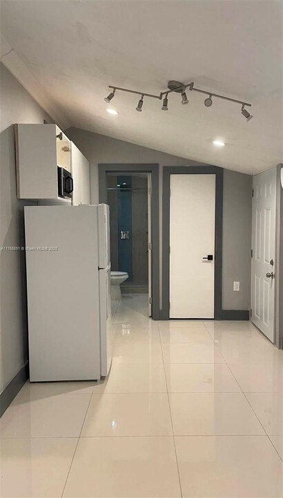 420 NW 95th St in Miami, FL - Building Photo