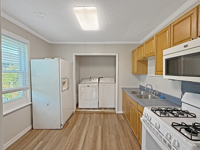 911 Central Ave in Gretna, LA - Foto de edificio - Building Photo