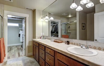 4823 SW 45th Ave in Portland, OR - Building Photo - Building Photo