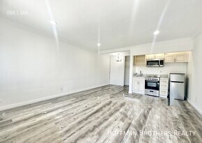 14024 Oxnard St, Unit 20 in Los Angeles, CA - Building Photo