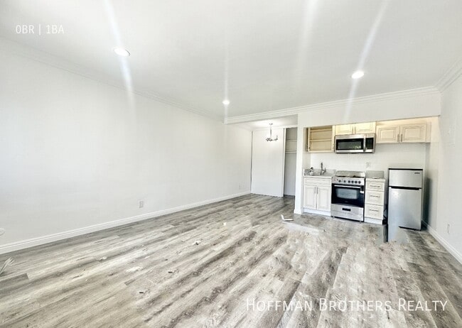 14024 Oxnard St