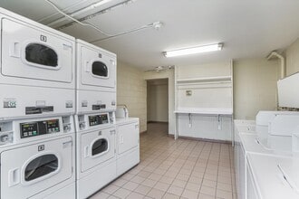 3523 Central Rd, Unit 101 in Glenview, IL - Building Photo - Building Photo