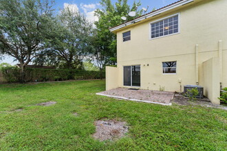 813 Imperial Lake Rd in West Palm Beach, FL - Building Photo - Building Photo