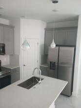 917 N Brack St in Kissimmee, FL - Foto de edificio - Building Photo