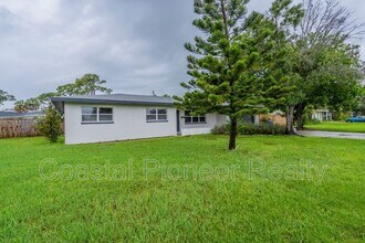 4600 Venetian Blvd NE in St. Petersburg, FL - Foto de edificio - Building Photo