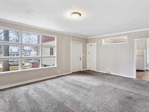 1018 Haskell Ave, Unit #3 in Rockford, IL - Building Photo - Building Photo