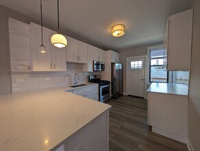 3937 N Janssen Ave, Unit 3 in Chicago, IL - Foto de edificio - Building Photo