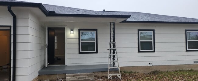 property at 1227 Westmoreland Dr