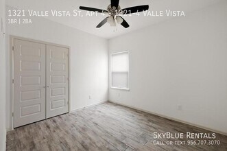 1321 Valle Vista St-Unit -1321-4 Valle Vista in Alamo, TX - Building Photo - Building Photo