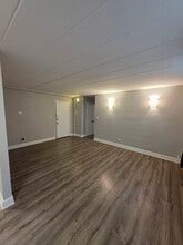2025 W Granville Ave, Unit 104 in Chicago, IL - Building Photo - Building Photo