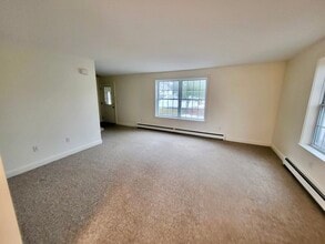 18 Melvin Ave, Unit B in Old Orchard Beach, ME - Building Photo - Building Photo