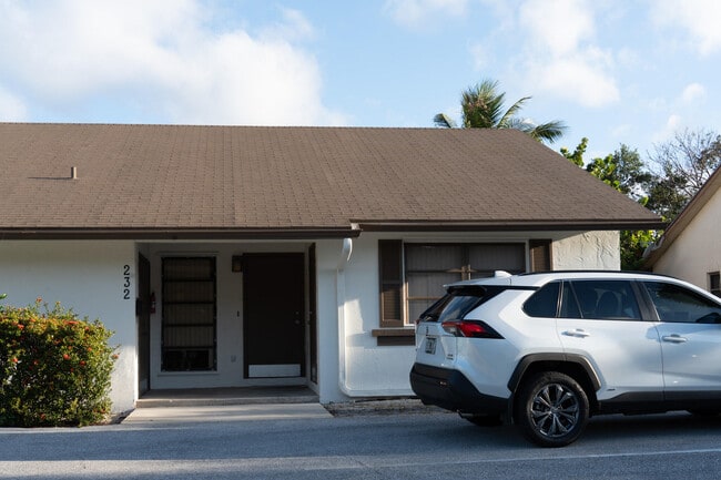 230 SW 1st St in Boca Raton, FL - Building Photo - Building Photo