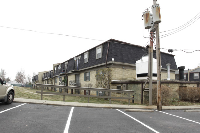 Southview Apartments in Louisville, KY - Building Photo - Building Photo