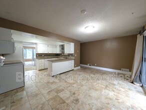 1173 County B Rd W in Roseville, MN - Building Photo - Building Photo