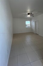 17077 SW 93rd St in Miami, FL - Building Photo - Building Photo