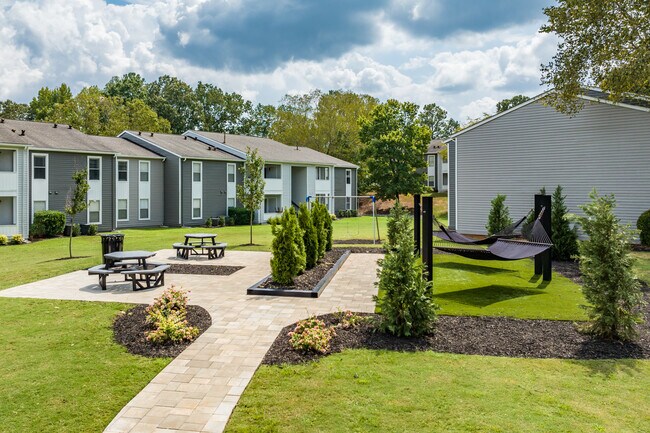 Reserve on Riverside Apartments in Macon, GA - Foto de edificio - Building Photo