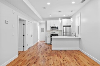 283 Chelsea St, Unit #2 in Boston, MA - Foto de edificio - Building Photo