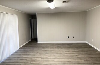 41 Maple Ave in Shalimar, FL - Building Photo - Building Photo