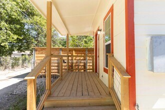 330 Gem Ln in San Antonio, TX - Building Photo - Building Photo