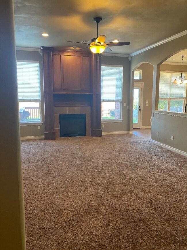 3013 Ridge Lake Blvd in Norman, OK - Building Photo - Building Photo