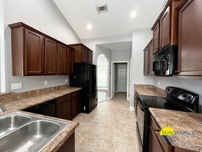 306 Scotch Pine Ln in Crestview, FL - Building Photo - Building Photo