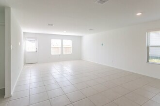 325 Ranchito Pass in Haslet, TX - Building Photo - Building Photo