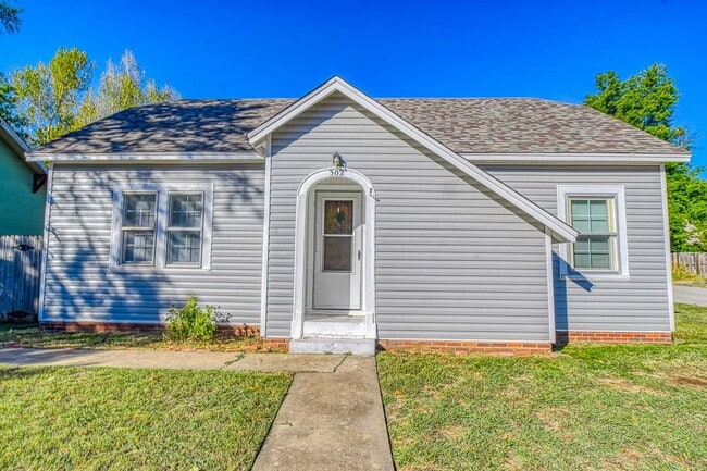 property at 302 S Flood Ave