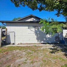 4 Sandy Ln in Auburndale, FL - Building Photo - Building Photo