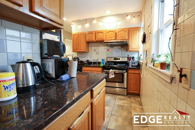 66 Quint Ave in Boston, MA - Building Photo - Building Photo