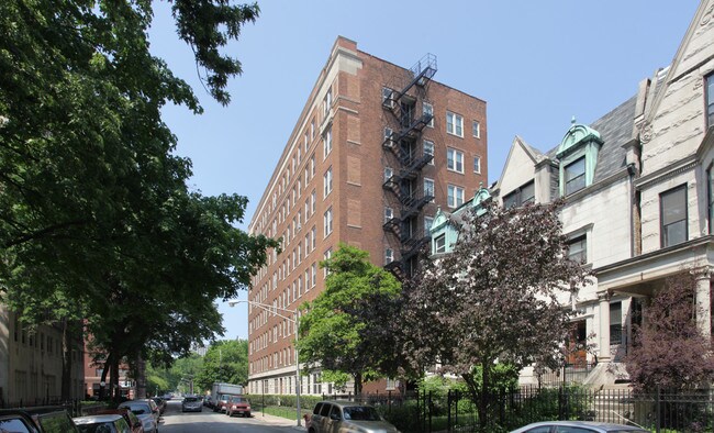 Ivy at Carlson in Chicago, IL - Building Photo - Building Photo